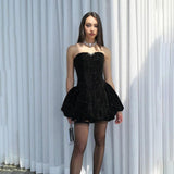 Fashion 2025 Autumn And Winter New Women's Style Sexy One-Character Collar Tective Tective Temperament To Close The Waist Dress