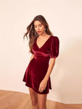 V-Neck Waist Swing Knitted Short-Sleeved Dress Female Fashion Light Luxury Fashion Temperament