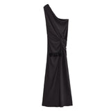 2025 Autumn New Women's Decoration Body Black Asymmetric Design Temperament Long Dress